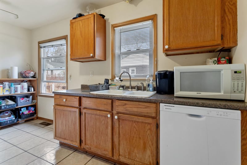 842 24th Ave SE, Minneapolis, MN 55414