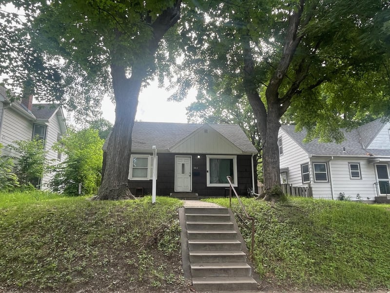 842 24th Ave SE, Minneapolis, MN 55414