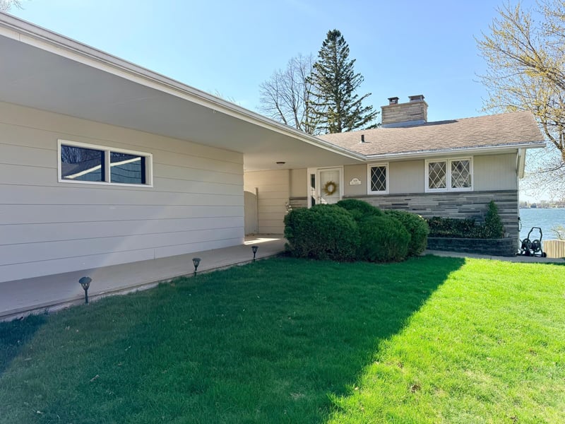 809 W Lake Ave, Worthington, MN 56187