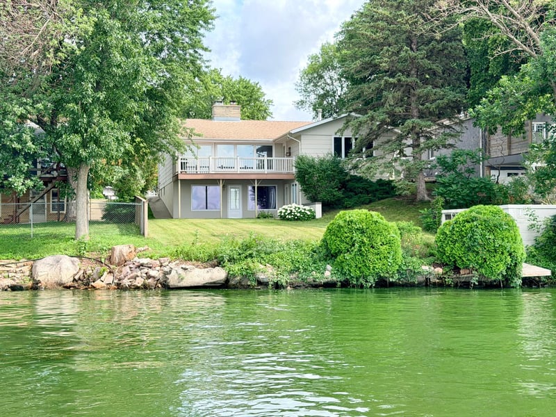 809 W Lake Ave, Worthington, MN 56187