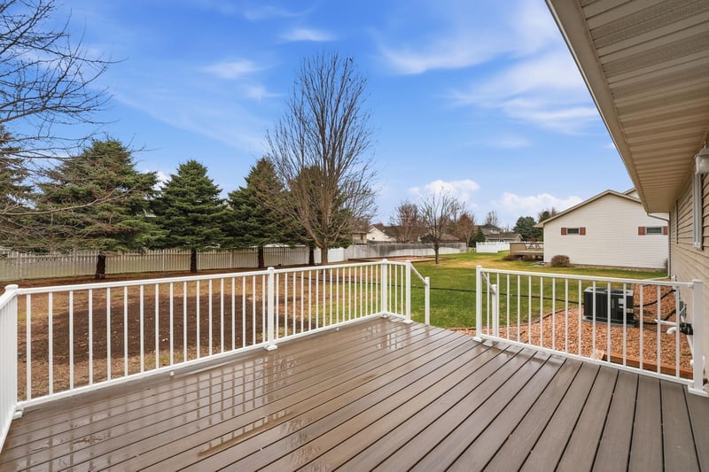 801 Maplewood Ave, Litchfield, MN 55355