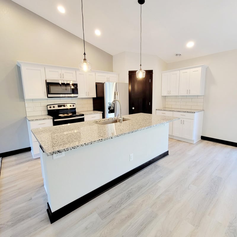 1066 Cullen St, Saint Peter, MN 56082