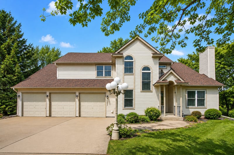 8057 Garfield St NE, Spring Lake Park, MN 55432