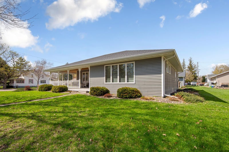219 1st St NW, New Richland, MN 56072