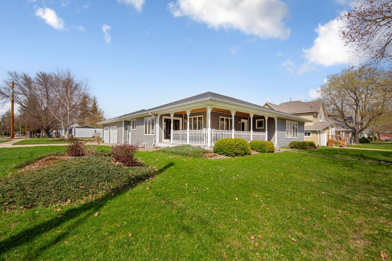 219 1st St NW, New Richland, MN 56072
