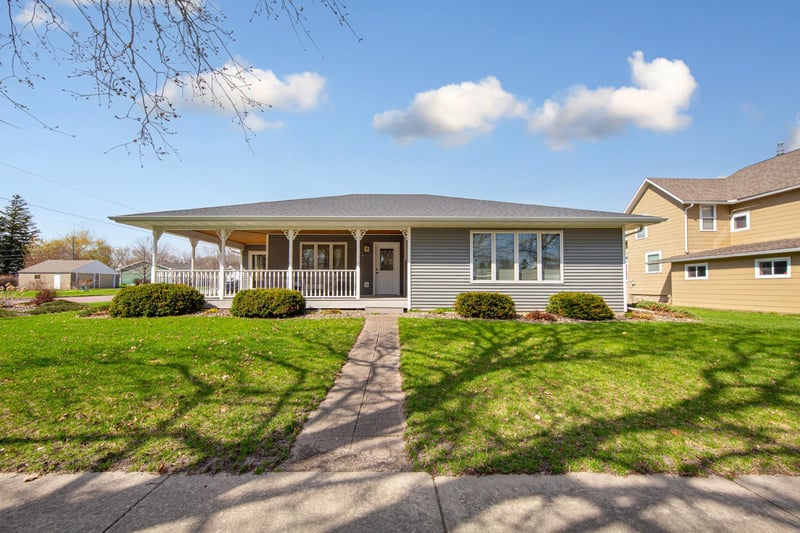 219 1st St NW, New Richland, MN 56072