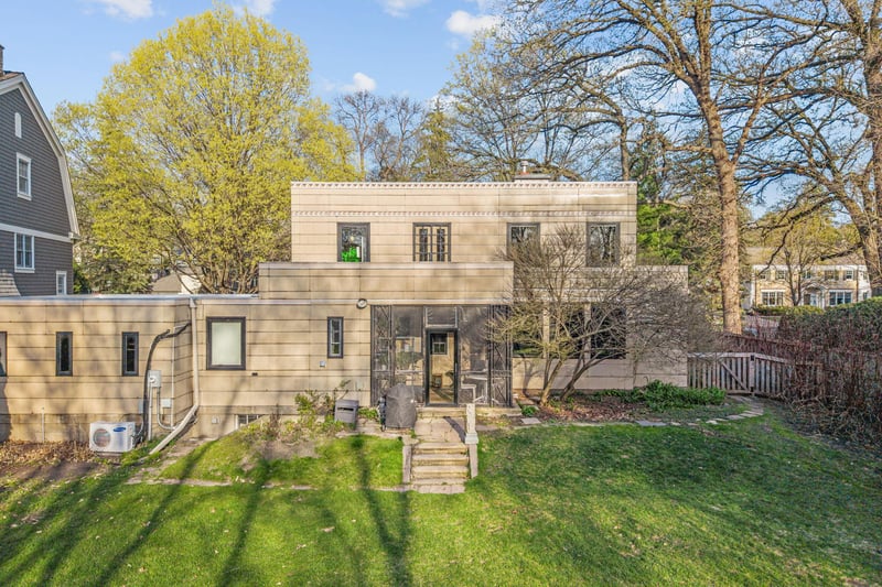 265 Woodlawn Ave, Saint Paul, MN 55105