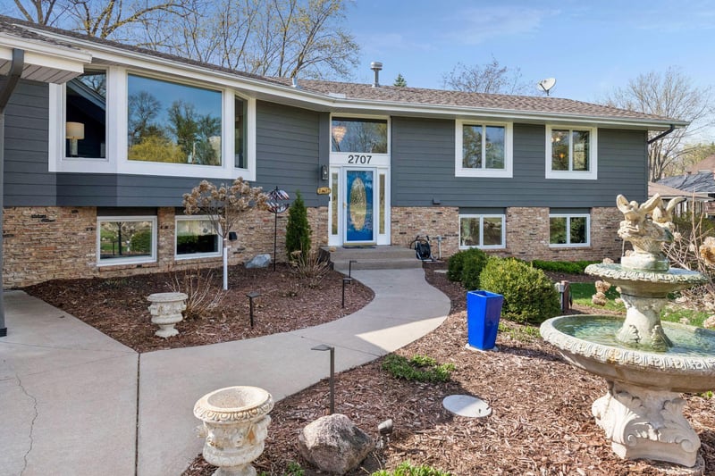 2707 Walters Port Ln, Orono, MN 55331