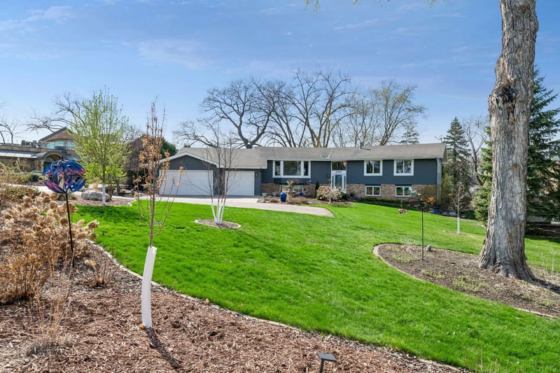 2707 Walters Port Ln, Orono, MN 55331