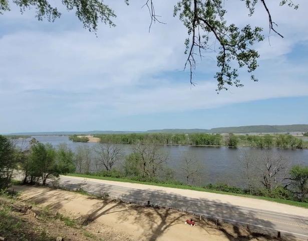905 Mississippi Ln, Brownsville, MN 55919