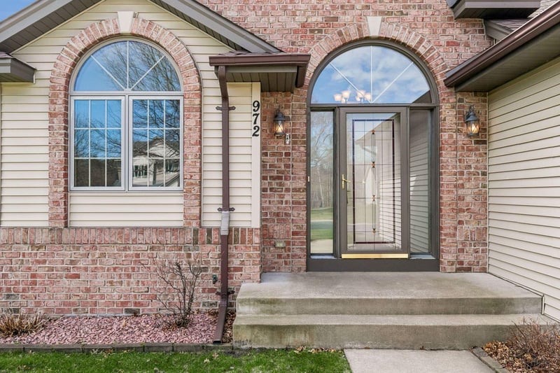 972 Kelly St, Circle Pines, MN 55014
