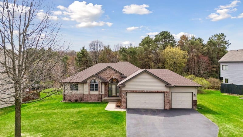 972 Kelly St, Circle Pines, MN 55014