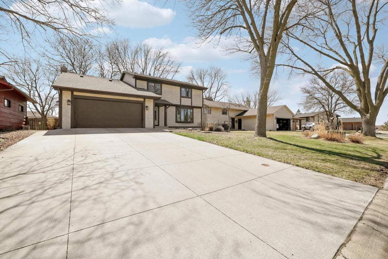 1208 Borealis Ln NE, Columbia Heights, MN 55421