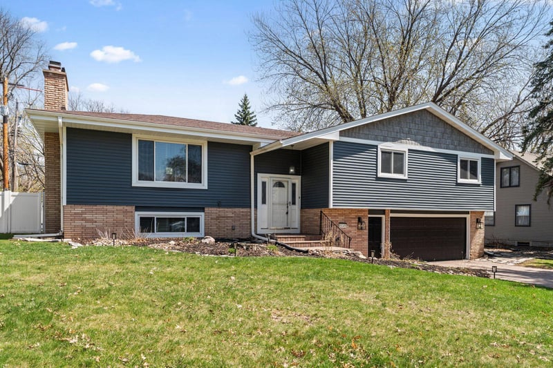5145 Rainier Ps, Columbia Heights, MN 55421