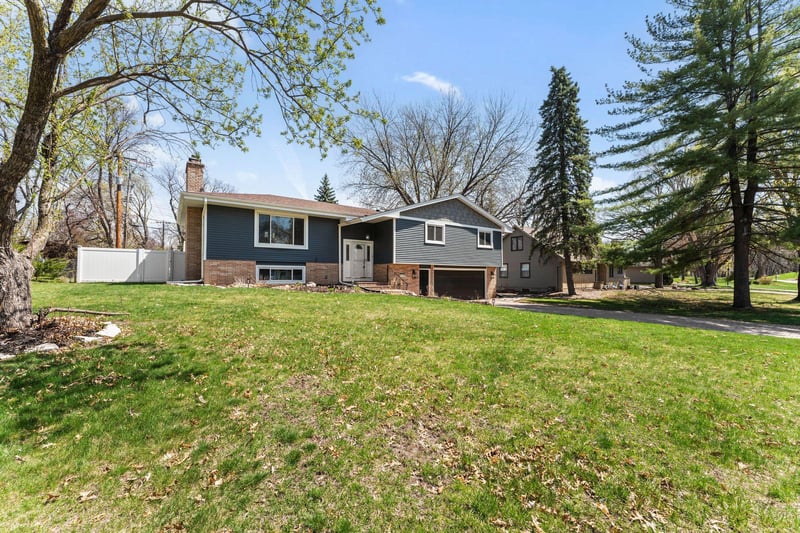 5145 Rainier Ps, Columbia Heights, MN 55421