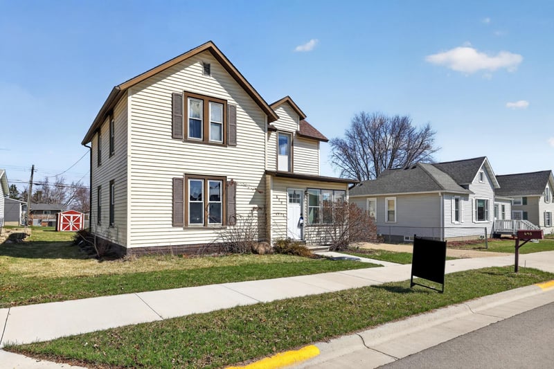 640 2nd Ave NW, Plainview, MN 55964