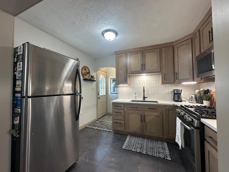413 W Bishop St, Luverne, MN 56156