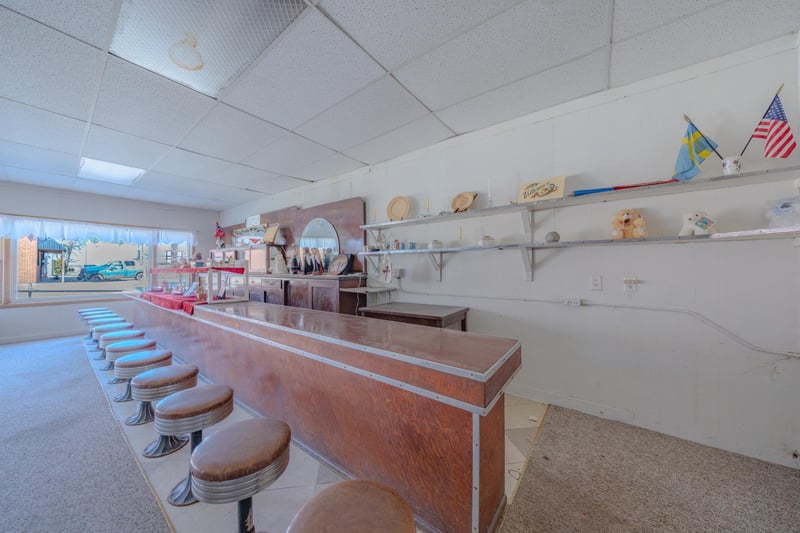 211 Front St NW, Sunburg, MN 56289