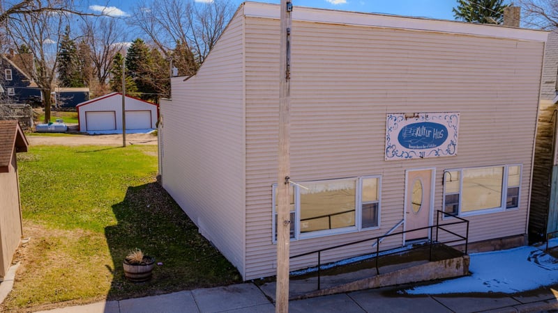 211 Front St NW, Sunburg, MN 56289