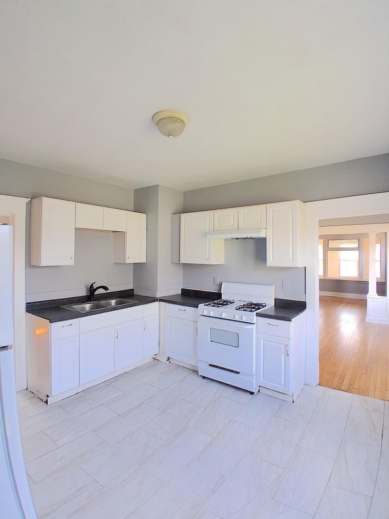 651 Ivy Ave E, Saint Paul, MN 55106