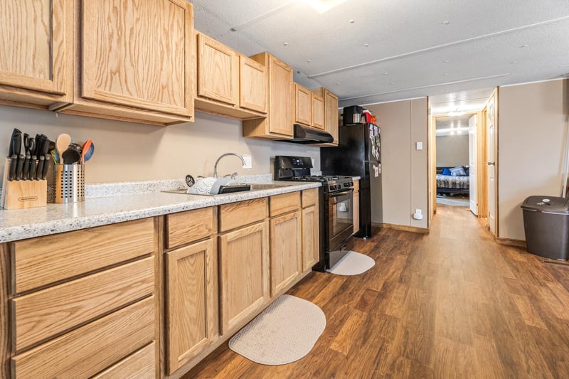 440 N 1st St, Kellogg, MN 55945