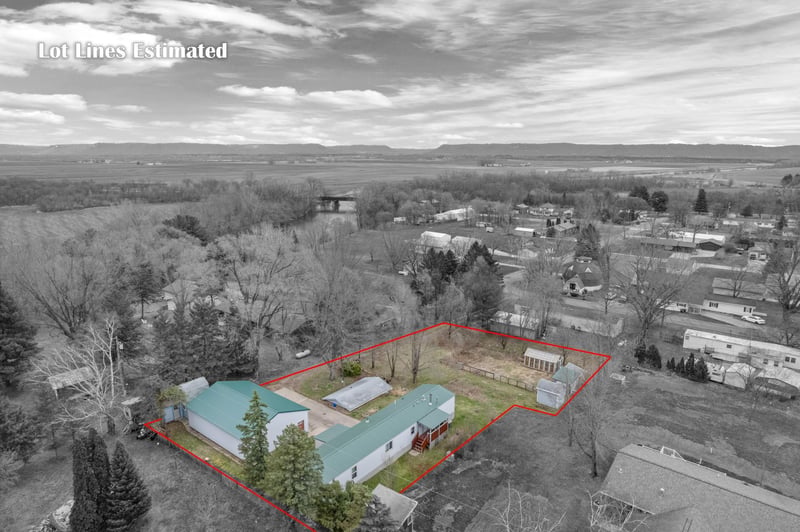 440 N 1st St, Kellogg, MN 55945