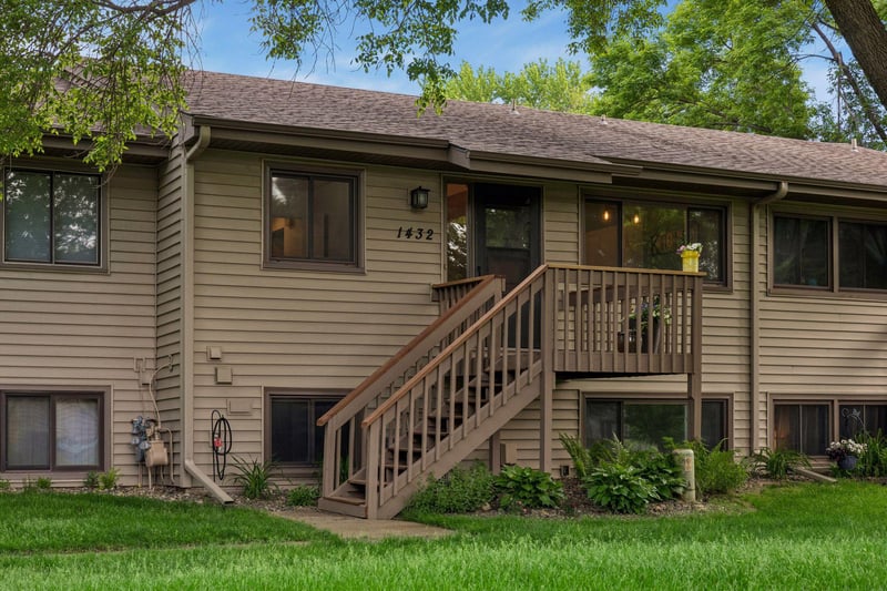 1432 Arden View Dr, Arden Hills, MN 55112