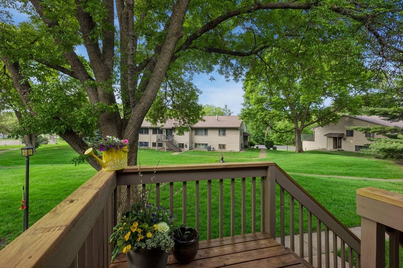 1432 Arden View Dr, Arden Hills, MN 55112