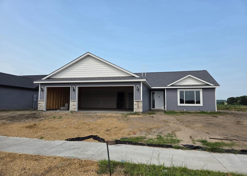 1088 Cullen St, Saint Peter, MN 56082