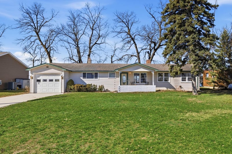 20447 624th Ave, Litchfield, MN 55355