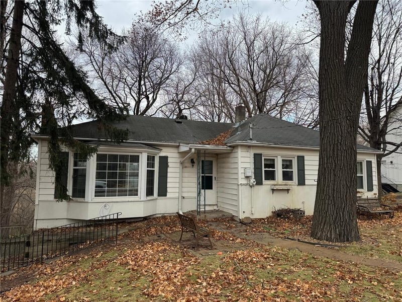 18800 Highland Ave, Wayzata, MN 55391