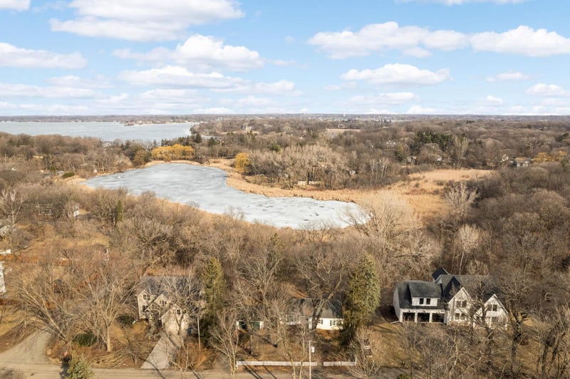 18800 Highland Ave, Wayzata, MN 55391