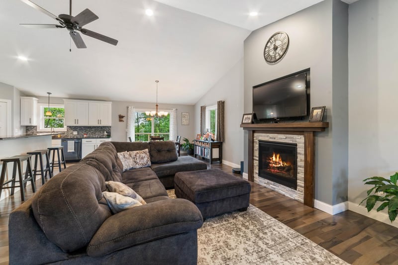 3959 Peyton Ln, Hermantown, MN 55811