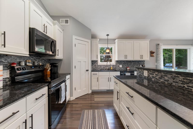 3959 Peyton Ln, Hermantown, MN 55811