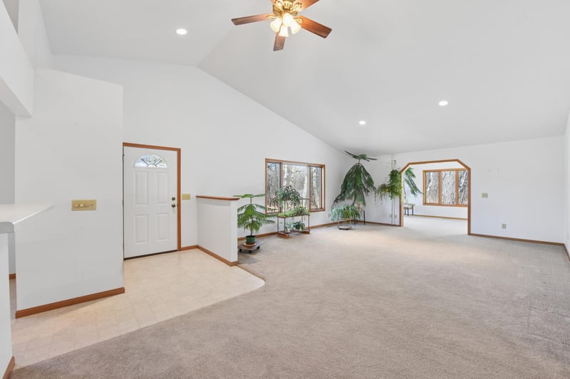 650 Deer Pa, Osceola, WI 54020