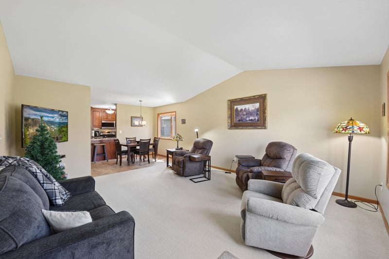 1455 Pringle Ct, Hastings, MN 55033