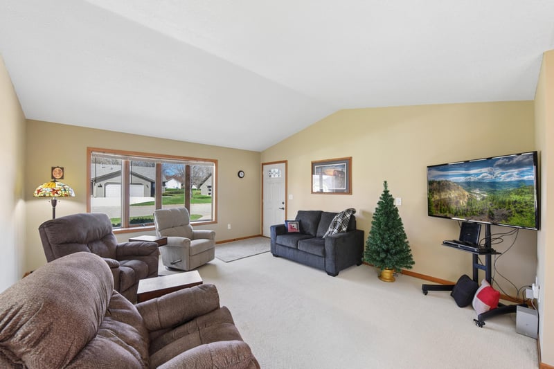 1455 Pringle Ct, Hastings, MN 55033