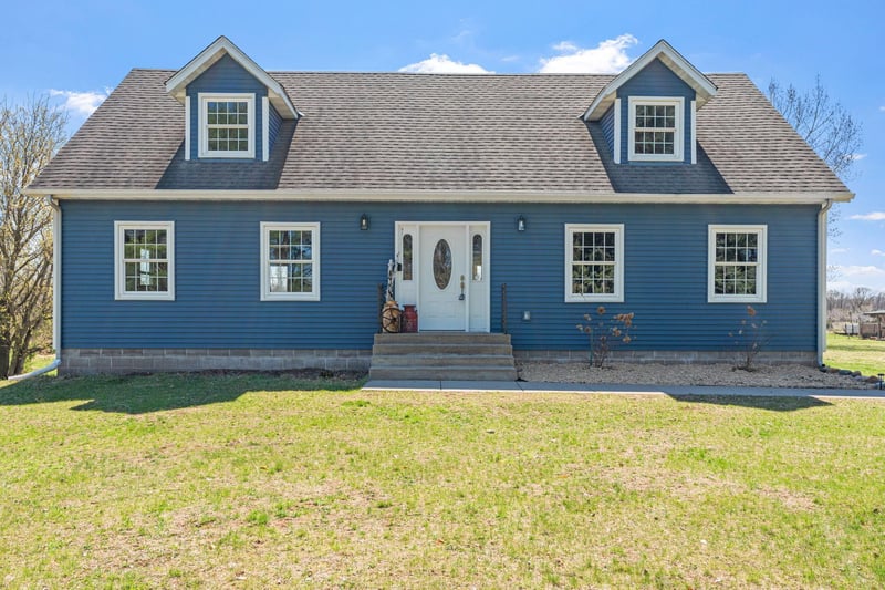 9270 261st Ave NW, Zimmerman, MN 55398