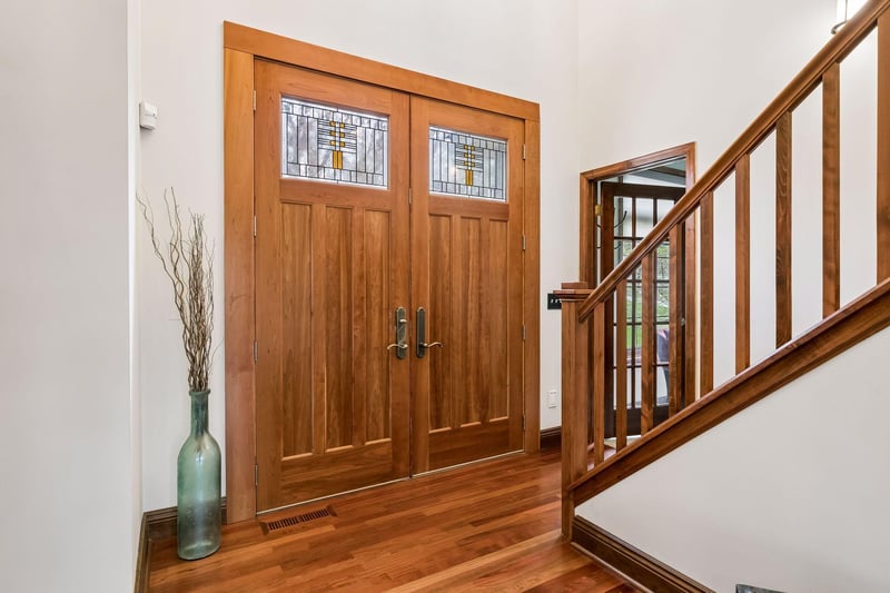 3701 Blackhawk Rd, Eagan, MN 55122