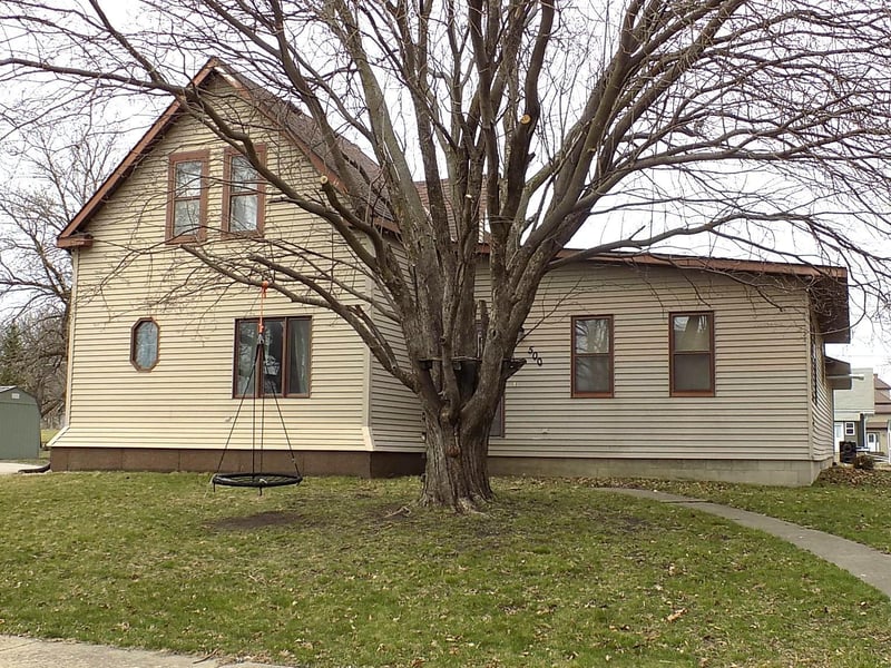 500 Main Ave, Lafayette, MN 56054