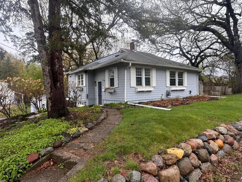 202 Oak St, Excelsior, MN 55331