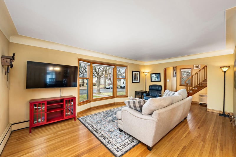 298 Washburn Ave N, Minneapolis, MN 55405