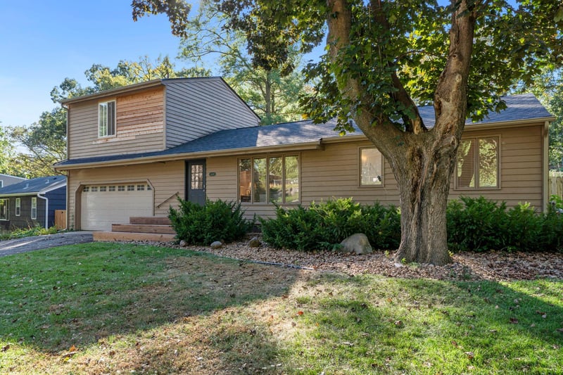 4848 Arlington Dr, Hopkins, MN 55343