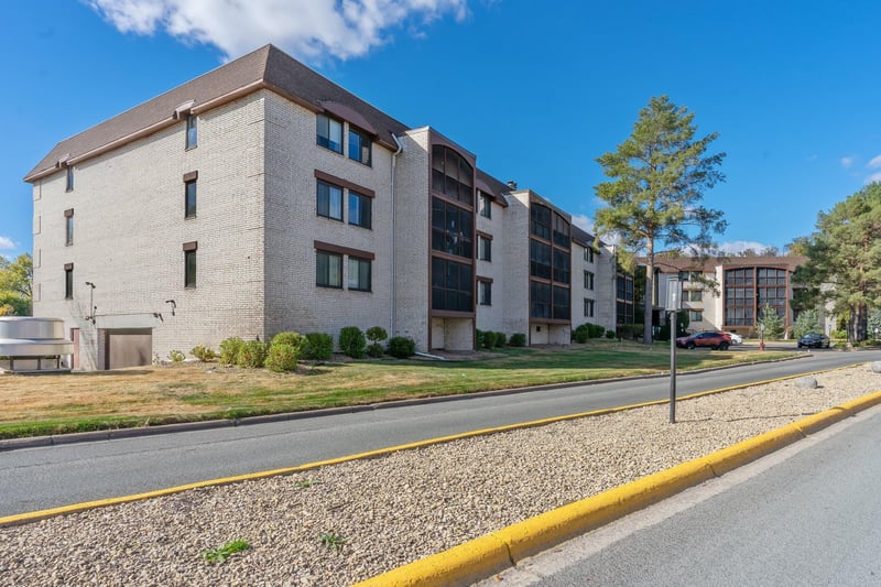 4710 58th Ave N #208, Crystal, MN 55429