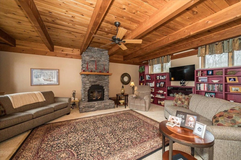 8305 S Summer Rd, Lake Nebagamon, WI 54849