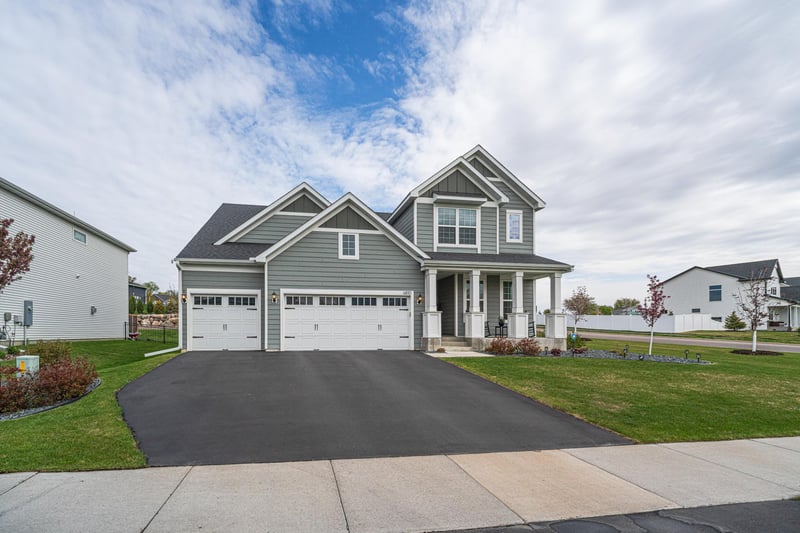 6810 157th St, Savage, MN 55378