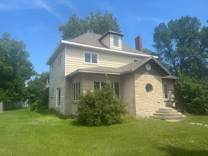 121 E 7th St, Crookston, MN 56716