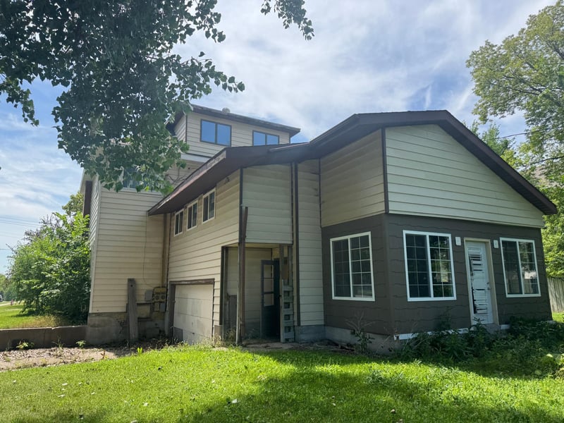 121 E 7th St, Crookston, MN 56716