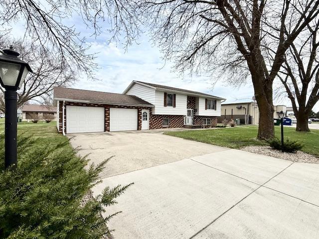 14 1st St NW, Fairfax, MN 55332