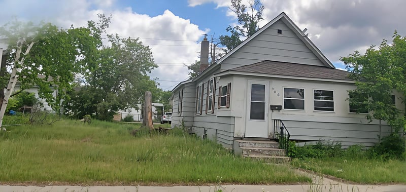 906 Irvine Ave NW, Bemidji, MN 56601